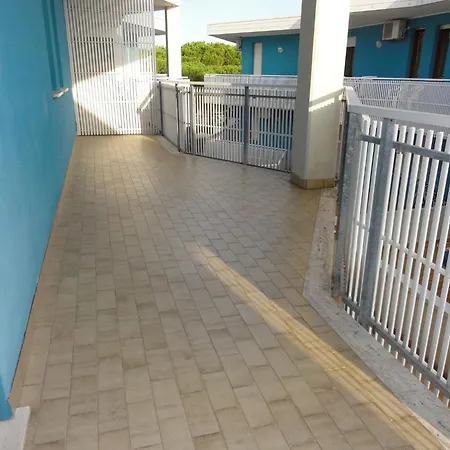 アパート Cozy Flat With Spacious Terrace ビビオーネ