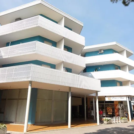 アパート Cozy Flat With Spacious Terrace ビビオーネ